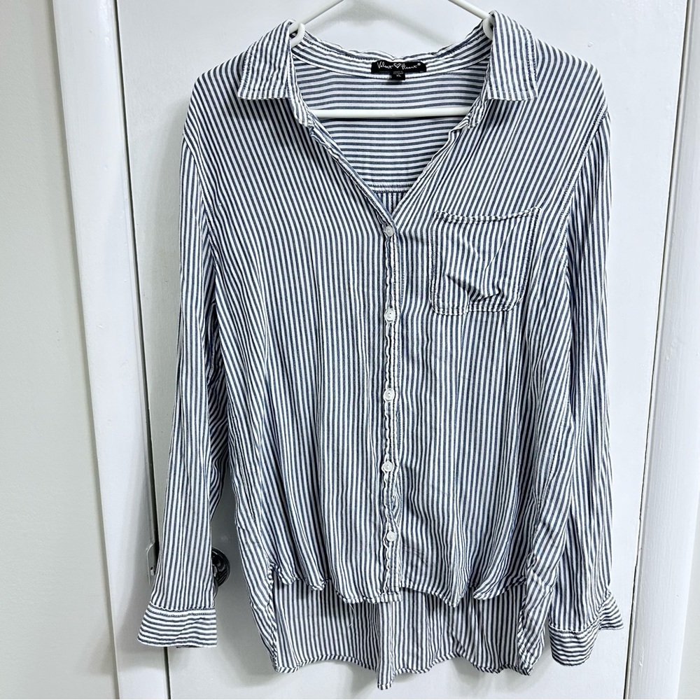 Velvet Heart long sleeve button down top